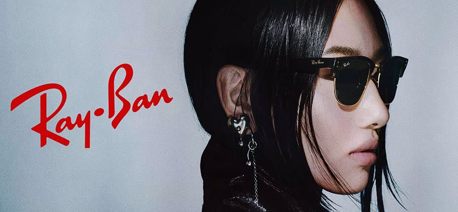 عکسی از عینک آفتابی ریبن با مدل دختر