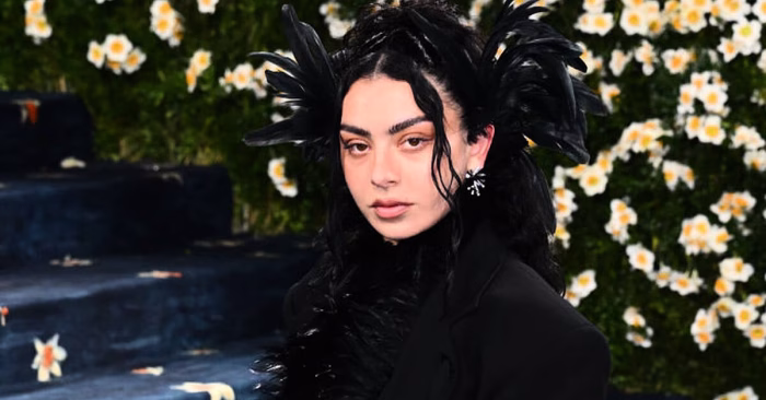 ترانه آوانگارد Wuthering Heights چارلی ایکس سی‌ اکس