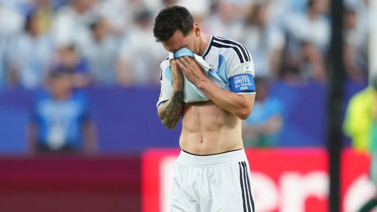 Argentina 3-0 Algeria, Messi's historic hat-trick at the start of the title defense