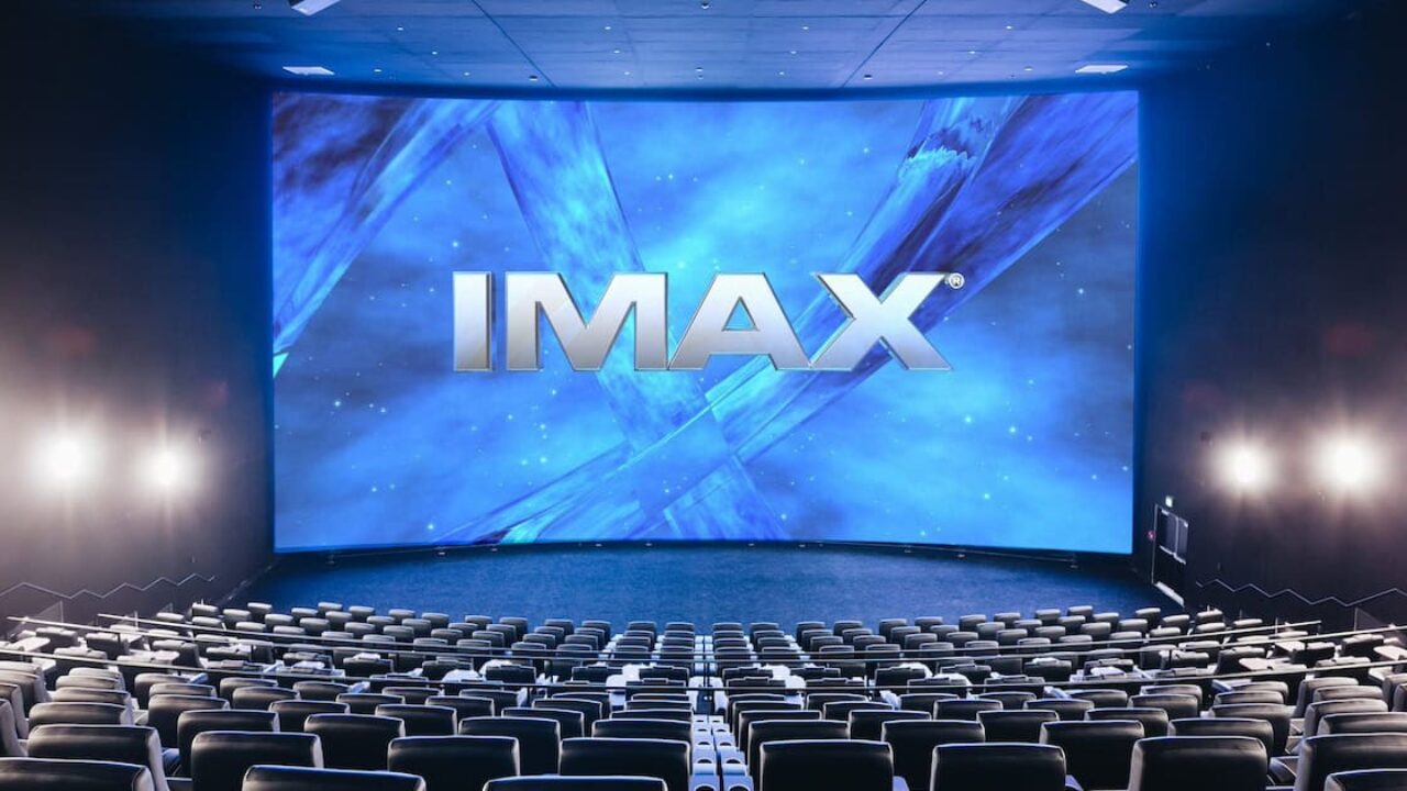 سینمای IMAX چیست؟ بررسی کامل فناوری IMAX، تاریخچه، مزایا و تفاوت آن با سینمای معمولی